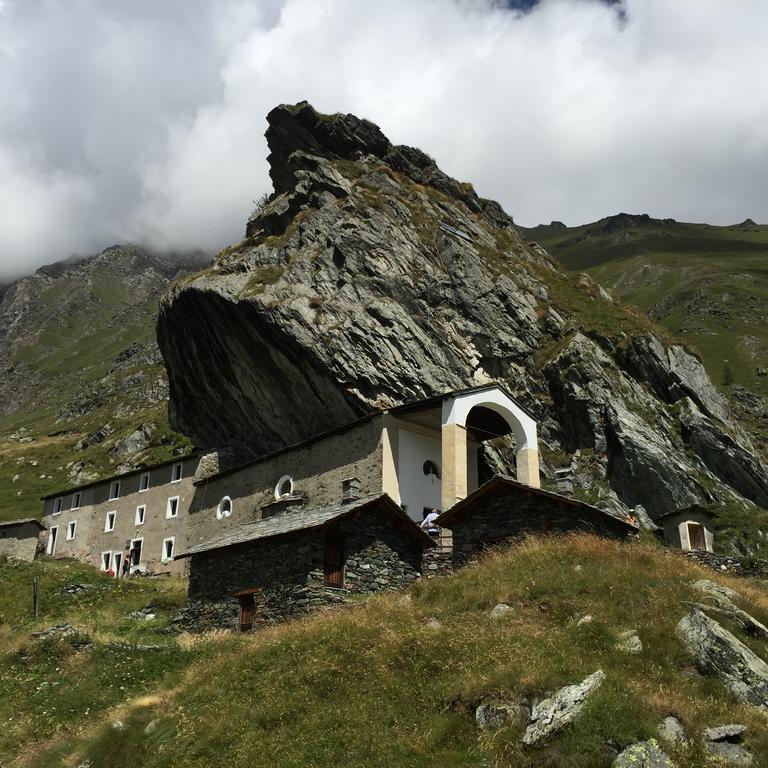 La Casa Dei Nonni Con Spa Privata Su Richiesta Villa Pont Canavese Dış mekan fotoğraf